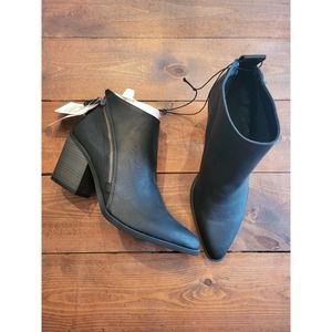 Universal Thread Black "Jayden" boot womens size 11